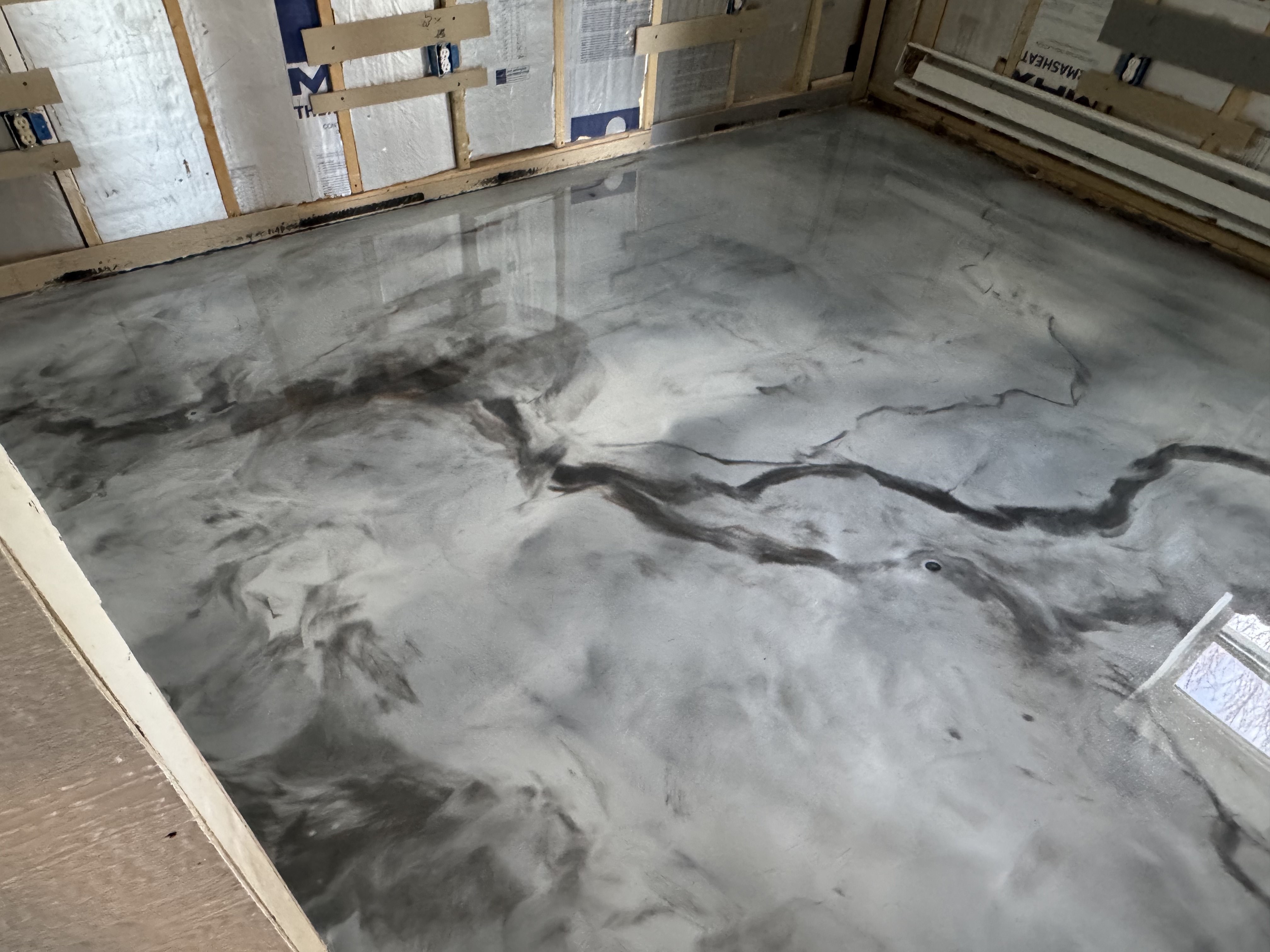 White Metallic Basement epoxy flooring photo 2